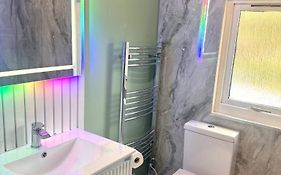 Snowdrop 13-Hot Tub-Woodlandlodges-Carmarthenshire